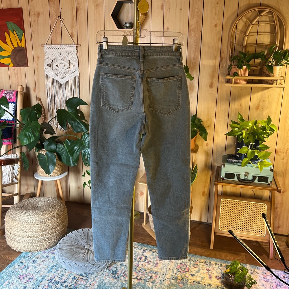 H&M High Rise Mom Jeans - Picture 6 of 8